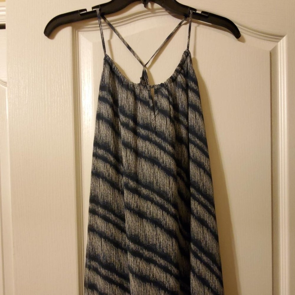 #409 Lucky Blue & White Flowy Tank Size M